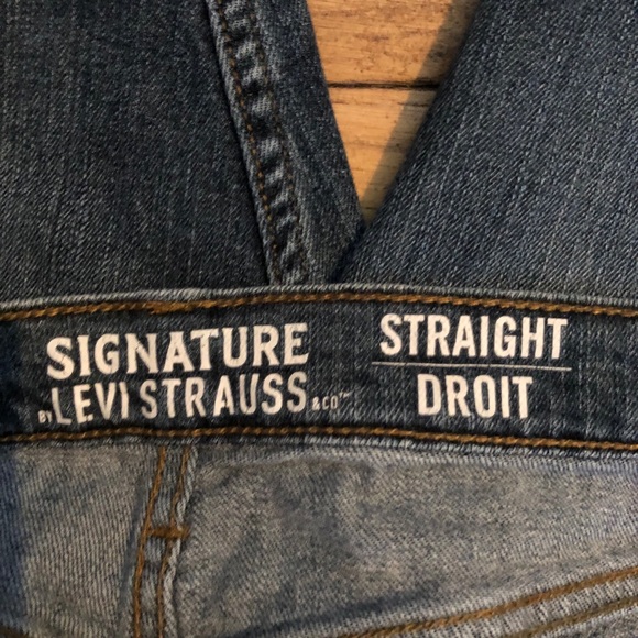 Levi’s Signature Blue Jeans - Picture 4 of 5